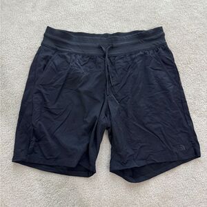 Women’s The North Face Shorts Sz M